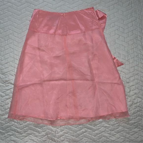 Pink silk Moda Intl bow skirt - Picture 2 of 2